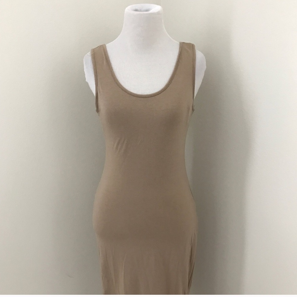 Nude dress - Picture 3 of 4